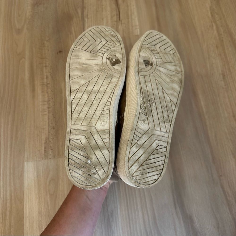 Universal Thread Slip On Shoes - Picture 5 of 8